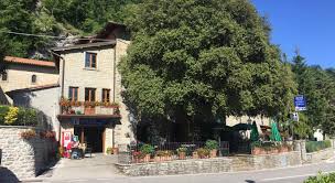 Appartenuto alla provincia di firenze fino al 1922, della quale conserva fisionomie architettoniche, abitudini e tradizioni. Albergo Bellavista Chiusi Della Verna Italy Photos Opinions Booking