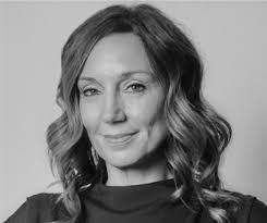 Jennifer Linton's Instagram, Twitter & Facebook