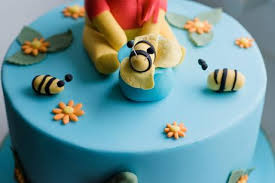 Back again to share the menu with you from our winnie the pooh party. Winnie The Pooh Torte Fur 1 Geburtstag