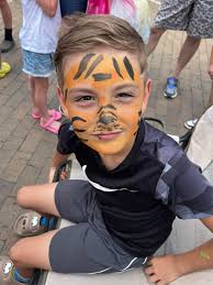 This is going to be so much fun! For March kids crafting day the community  came together and SO MANY people were able to come and enjoy creating  crafts and having a