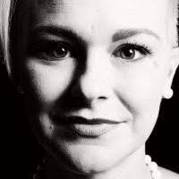 Jen Isham's Instagram, Twitter & Facebook