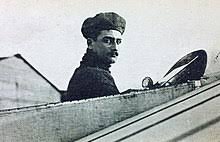 Și nu, nu era un tenismen, ci doar un aviator francez pasionat de „sportul alb. Roland Garros Aviator Wikipedia