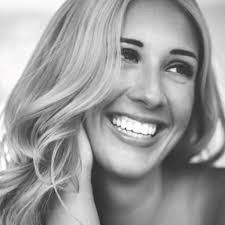 Stephanie Bedard's Instagram, Twitter & Facebook