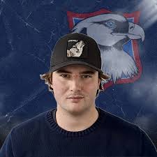 Neuzugang mit Verletzung Kurz vor dem Trainingslager, welches am kommenden  Wochenende stattfindet, vermelden die Falcons mit Stürmer Jonas Geiger den  vorläufig letzten Neuzugang zur kommenden Saison. Einig wurde man sich mit  dem