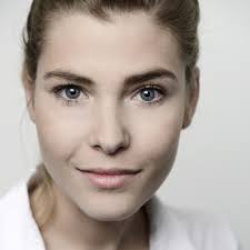 Else holmelund minarik and maurice sendak, the creators of the first little bear book for beginning readers, once again blend their extraordinary talents in a tender story filled with warmth and laughter. Lucia Minarik Senior Pre Sales Specialist Facelift Brand Building Technologies Gmbh Xing