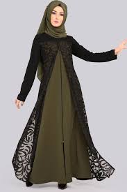 Moda tasarımcıları bu boyayı çok severler, çünkü koruyucu renk güven. Haki Yesil Elbise Kombinleri Tesettur 2020modasi Tarz Kadin