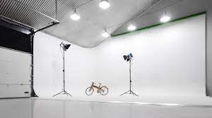 Cyclorama Infinity Wall Studio For Photography Film Www Newdaystudio Nl Studio Build Photography Studio Design Photography Studio Setup