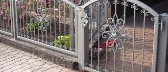 Auf das kreuz wird ein 60 cm langes profilrohr senkrecht geschweißt. Uber Uns Metallbau Sokolowski