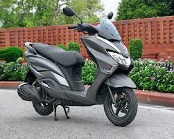 It is available in 2 variants and 7 colours with top variant price starting from rs. Autocar Show 2018 Suzuki Burgman Street Review The Economic Times Video Et Now