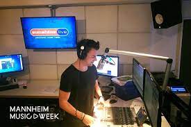 Die webcam direkt ins studio zur : Sunshine Live Heute Abend Ab 20 Uhr Open Radio In Facebook