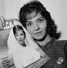 Marisa Natale, controfigura di Gina Lollobrigida, nella sua casa, in un  bar, in giro per Roma