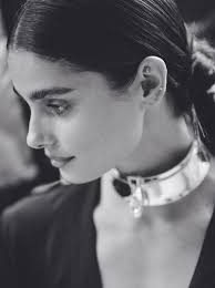 HUESERS Magazine December 2022 by Prodes Italia