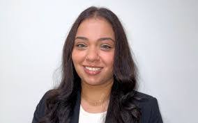 Julia Martell's Instagram, Twitter & Facebook