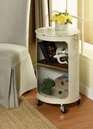 Antique White Round Rolling Metal Accent Table From Kirkland S In 2020 Beistelltisch Weiss Beistelltisch Metall Moderne Beistelltische