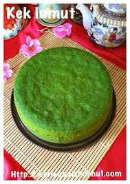 Gaul hingga semua bahan sebati. Resepi Kek Nestum Sarawak