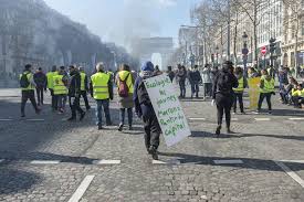 Les gilets jaunes se réunissaient pour un 18e samedi de mobilisation en france et notamment à paris. 16 Mars A Paris Les Gilets Jaunes Ca Ne Pourra Pas Revenir A La Normale