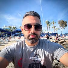 Hello Cyprus 🇨🇾 see you all tomorrow (Sunday) at the @thecastleclub happy  holidays 🥳❤️ @steve_levi @starz.records #stevelevi #benjaminfr #ayianapa  #melodictechno #afrohouse