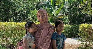 Syarikat ini menawarkan alat dan platform yang boleh anda gunakan dalam menjual buku anda terus kepada pembaca anda. Paling Laju 7 Hari Mencintaiku Episod 16