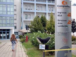 La casa di riposo san pio è una grande famiglia! Casa Di Riposo Focolaio Di Coronavirus Nella Rsa Di Milano Quarenghi 22 Positivi Corriere It