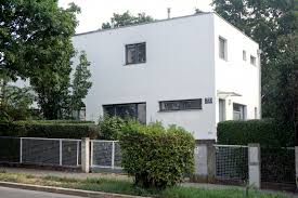 The stackable stool 60 created in 1933 by alvar aalto represents the quintessence of functionalist furniture design. Haus Breuer Nr 59 60 Deutsch