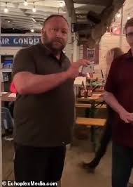 Pour in enough water to cover the beef, then bring the water to a boil on the stovetop. Infowars Founder Alex Jones Caught On Camera Berating Patrons At Texas Restaurant Daily Mail Online
