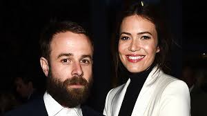 To help visualize her height, we've included a side by side comparison with other celebrities, short and tall! Taylor Goldsmith Gushes About Mandy Moore On Her Birthday