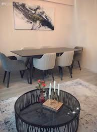 Bu Ev Cok Caba Gostermeden Tarz Sahibi Ve Sik Carpets Salon Hali Yemek Odasi Gri Yuvarlak Masa Sehpa Ustu Aks Kahve Masasi Oturma Odasi Dekorasyonu Dekor