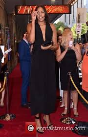 Liz cambage has a height of around 6 feet 8 inches (2.03 meters) along with a weight of about 216 lbs (98 kilograms). Liz Cambage Height Without Shoes