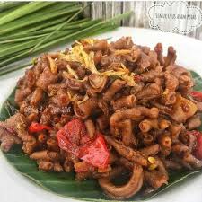 Jangan lupa, usus direbus sebentar sebelum dimasak. Kuliner Semur Usus Ayam Pedas Bahan 1 2 Kg Usus Facebook
