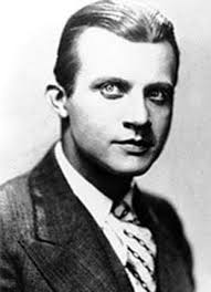 Dan McDaniels, "Dr. Thomas", myself and the other Frye Fiends welcome you  to The Dwight Frye Appreciation Group.(The Crime of Dr. Crespi) 1935.  https://www.youtube.com/watch?v=BDpPXc-T1-o&t=367s