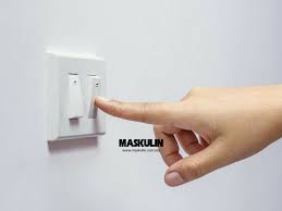 Tabiat menutup suis utama nampak seperti tiada beza tetapi tahukah anda bahawa dengan gunakan pemasa (mod tidur) untuk menutup penghawa dingin anda secara automatik selepas beberapa jam apabila bilik telah sejuk atau selepas kita tidur. 5 Alatan Di Rumah Ini Punca Bil Elekrik Melambung Tinggi Walau Tak Guna Tapi Ramai Yang Tak Tahu Maskulin