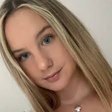 Olivia Andersen (@OliviaA28592020)