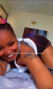 Dreadheadshawwry ass clapping her booty wagon 🍌 MEGAPORN world