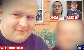 Super-rare WHITE blackbird is spotted at Waitrose in Dorset