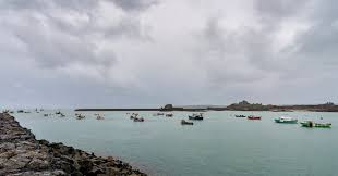 أكد وزير الدولة الفرنسي للشؤون الأوروبية كليمان بون أن المناورات البريطانية قبالة جزيرة جيرسي، التي تثير التوتر بين باريس ولندن بشأن حقوق الصيد ما بعد بريكست لن. Hwiq Vl7to57bm