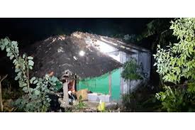 Buatlah gambar lapangan dan perlengkapan permainan sepak bola beserta ukurannya. Puting Beliung Porak Porandakan Ratusan Rumah Di Gunungkidul Bagian 1