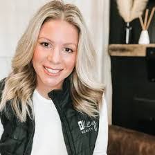 Amanda Burmeister's Instagram, Twitter & Facebook