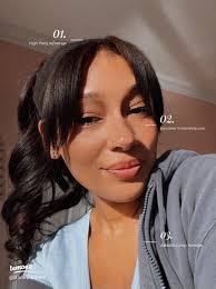 Ide Selfie Pakai Hoodie