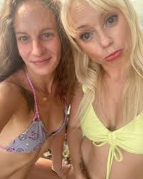 Amanda Spears's Instagram, Twitter & Facebook