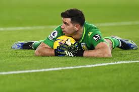 Pedro vilela / getty images por: Signing Of The Season Former Arsenal Goalkeeper Martinez Delivers Another Man Of The Match Performance For Villa Goal Com