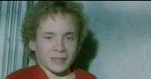 È morto Ed Gale, attore de "La bambola assassina". Era in libertà vigilata  da 2 anni per una vicenda giudiziaria legata a minori