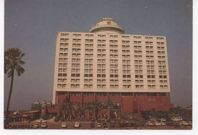 OLD BOMBAY POSTCARD HOTEL SEA ROCK , BANDRA BANDSTAND BOMBAY ( INDIA ) POSTCARD # BOMBAY POSTCARD # - BidCurios