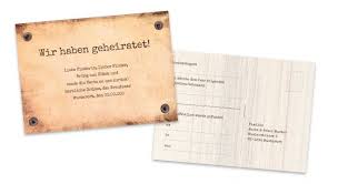 Wir haben geheiratet karte liebespfeil kraftpapier from assets.kartenmacherei.de. Ballonkarte Hochzeit Holzhintergrund