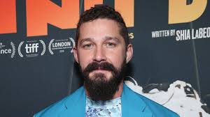 Shia labeouf was spotted out and about in west hollywood, california on thursday. Shia Labeouf Liess Sich Fur Film Zahn Ziehen Tattoo Stechen Promiflash De