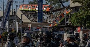La jefa de gobierno, claudia sheinbaum, quien acudió al lugar del accidente, aseguró que una trabe se venció, lo que provocó la caída de dos trenes. 8nnycvi85da12m