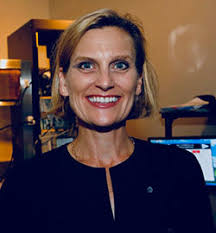 Ellen Lumpkin's Instagram, Twitter & Facebook