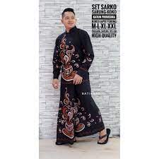 Wanita ini pun memilih salah satu sarung bermotif. Setelan Sarung Batik Koko Batik Sarung Motif Batik Pakaian Muslim Pria Baju Lebaran Sarung Dewasa Shopee Indonesia