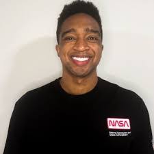 Heather Deville's Instagram, Twitter & Facebook