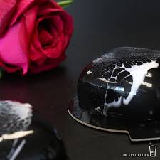 Voici La Recette Glacage Spider En Video Pour Savoir Comment Realiser Un Glacage Miroir Effet Spider Comment Faire Un Glacage Faire Un Glacage Glacage Miroir