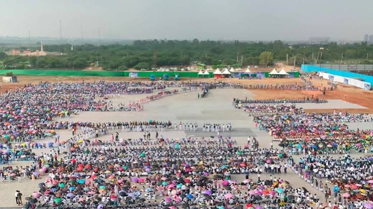 Delhi news: सबसे बड़ा मानव तिरंगा बनाने का कार्यक्रम रद्द, बुराड़ी मैदान में भरा बारिश का पानी - ncr Human Tricolor Program postponed due to Waterlogging in Burari ground in Delhi